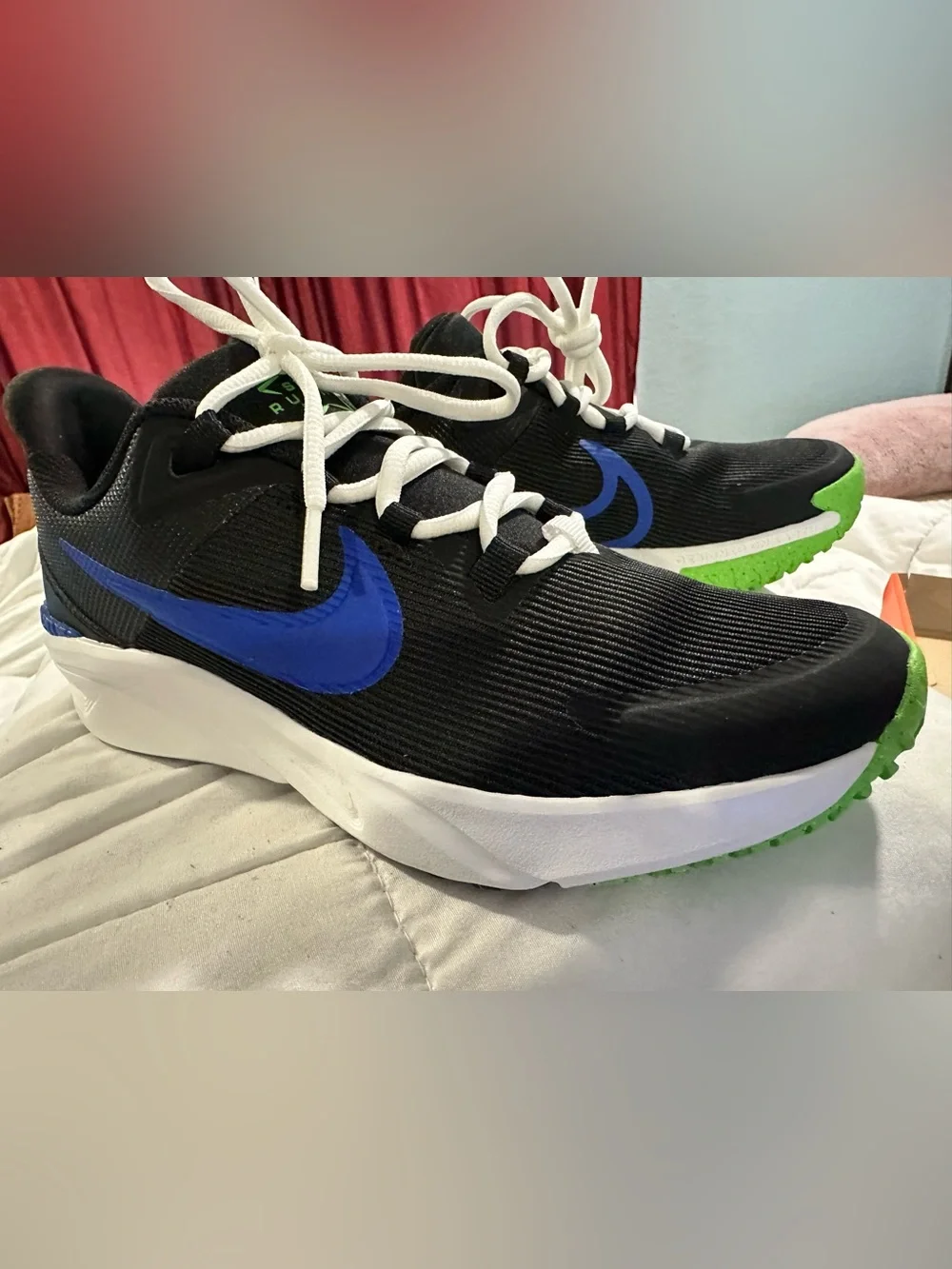 Nike Star Runner 4 - (Brand New in box) - 6Y - same as 7.5w or 6m